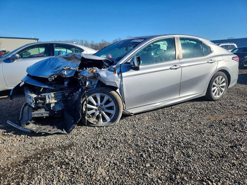TOYOTA CAMRY 2018 with VIN 4T1B11HK2JU635700 - Photo from auction