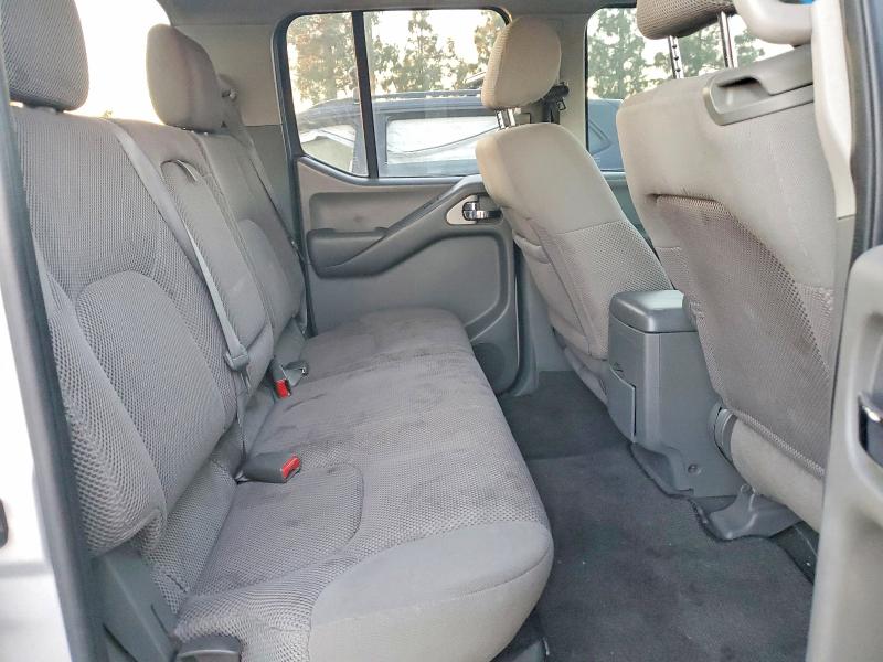 Photo 10 from auction – 2006 NISSAN FRONTIER C with VIN 1N6AD07U96C465480