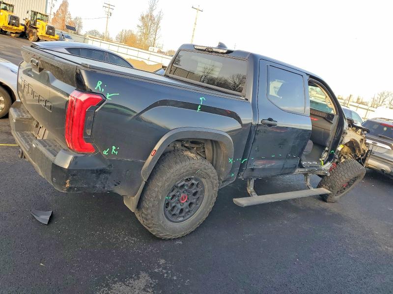 Photo 3 from auction – 2023 TOYOTA TUNDRA CRE with VIN 5TFPC5DB4PX037424