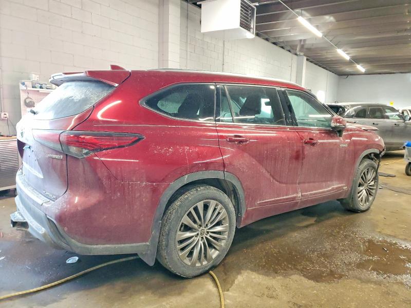 Photo 3 from auction – 2021 TOYOTA HIGHLANDER with VIN 5TDEBRCH4MS016405