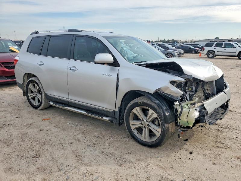 Photo 4 from auction – 2013 TOYOTA HIGHLANDER with VIN 5TDYK3EH4DS100599