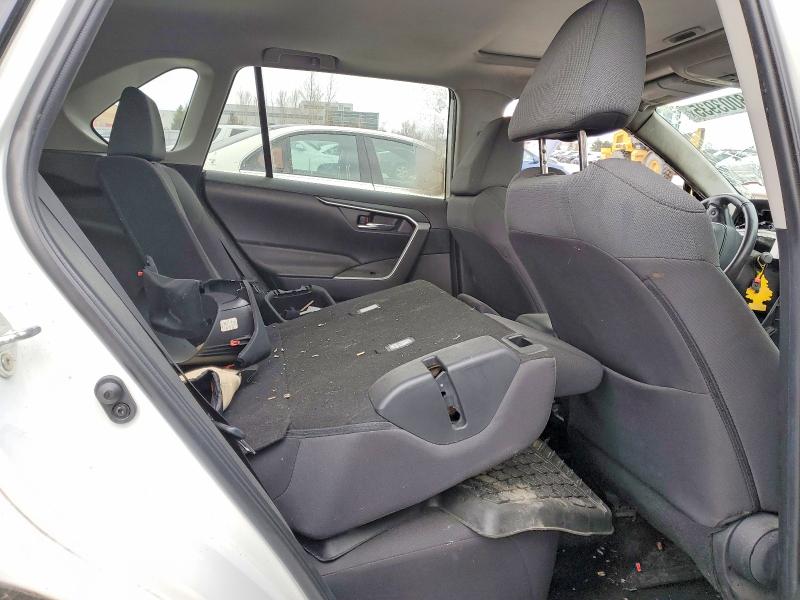 Photo 10 from auction – 2022 TOYOTA RAV4 with VIN 2T3R1RFV5NC297783