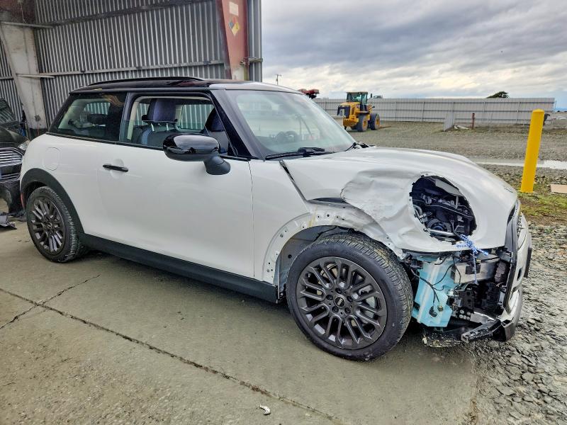 Photo 4 from auction – 2025 MINI COOPER with VIN WMW23GD00S2X10068