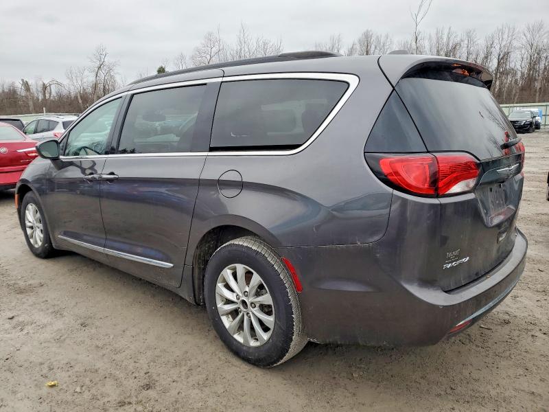 Photo 2 from auction – 2017 CHRYSLER PACIFICA T with VIN 2C4RC1BG2HR667622