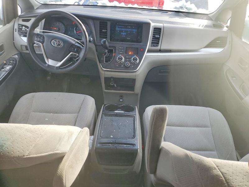 Photo 8 from auction – 2017 TOYOTA SIENNA with VIN 5TDKZ3DC6HS797691