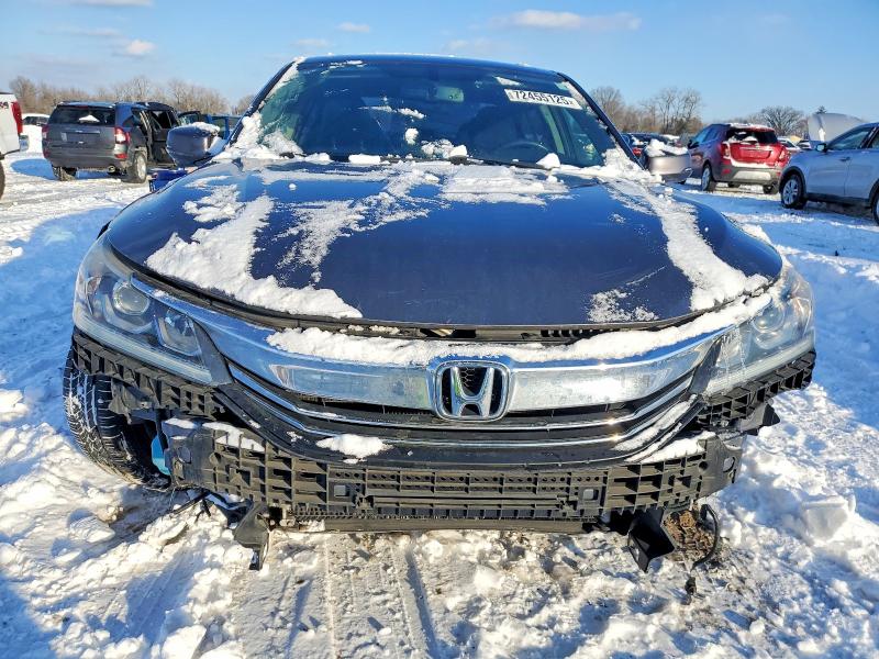 Photo 5 from auction – 2016 HONDA ACCORD with VIN 1HGCR2F80GA115814