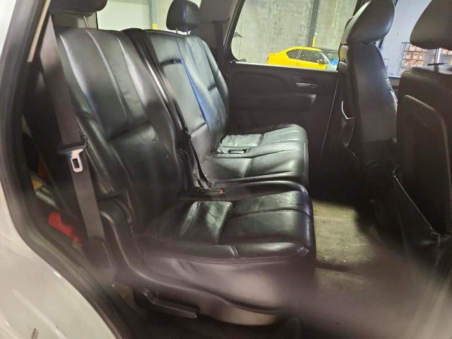 Photo 11 from auction – 2010 CHEVROLET TAHOE with VIN 1GNUKBE06AR232204