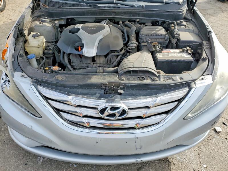 Photo 11 from auction – 2012 HYUNDAI SONATA with VIN 5NPEC4ABXCH388916