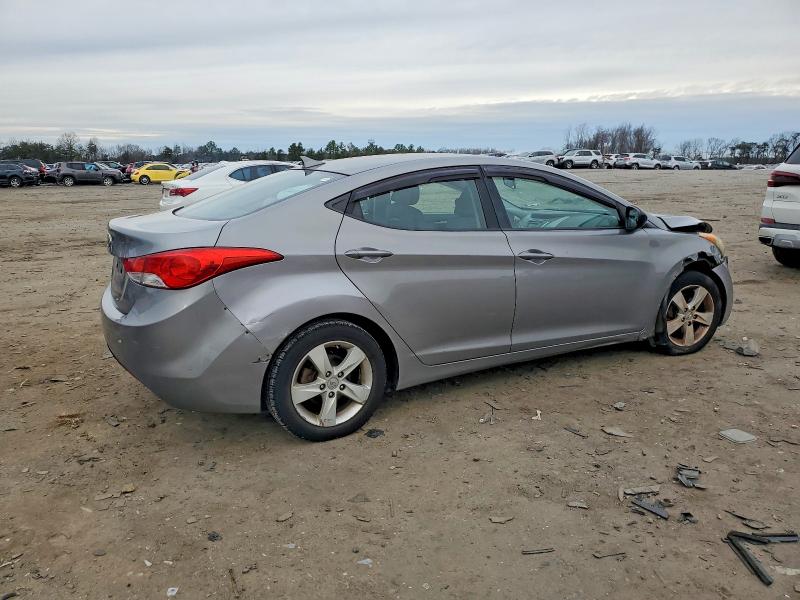 Photo 3 from auction – 2012 HYUNDAI ELANTRA GL with VIN KMHDH4AE8CU196080