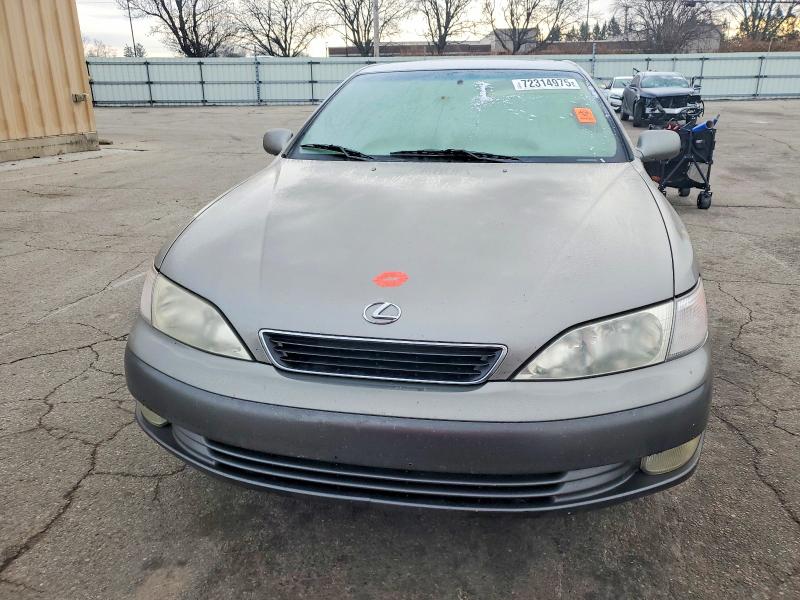 Photo 5 from auction – 1998 LEXUS ES 300 with VIN JT8BF28GXW0109626