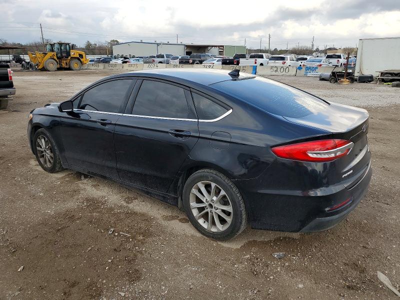 Photo 2 from auction – 2019 FORD FUSION with VIN 3FA6P0HD6KR170286