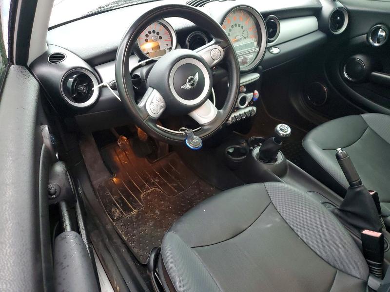 Photo 8 from auction – 2010 MINI COOPER with VIN WMWMF3C55ATU79232