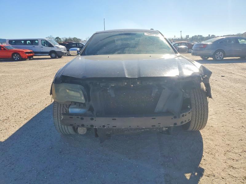 Photo 5 from auction – 2014 CHRYSLER 300C with VIN 2C3CCAEG5EH269442