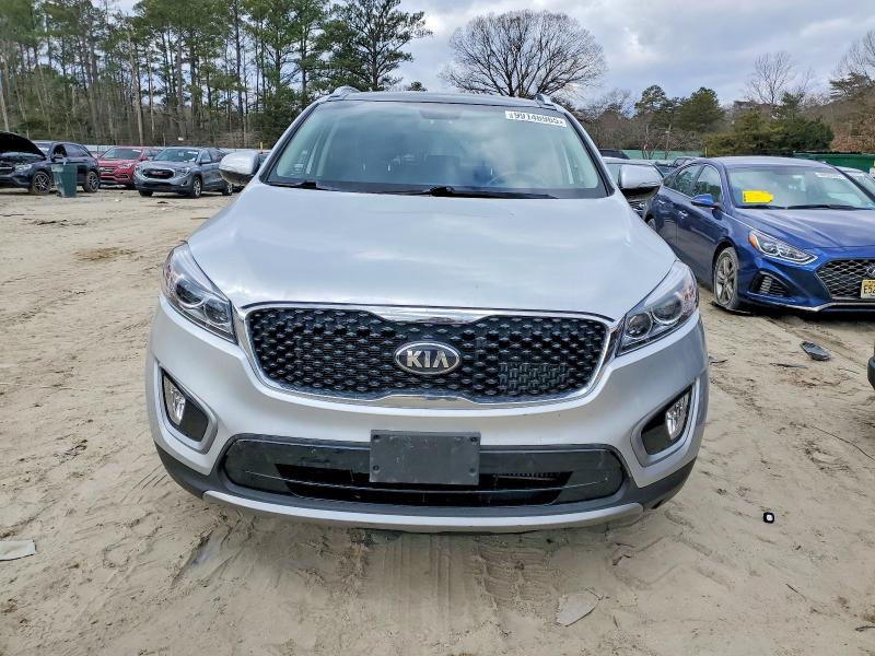 Photo 5 from auction – 2016 KIA SORENTO EX with VIN 5XYPH4A16GG129256