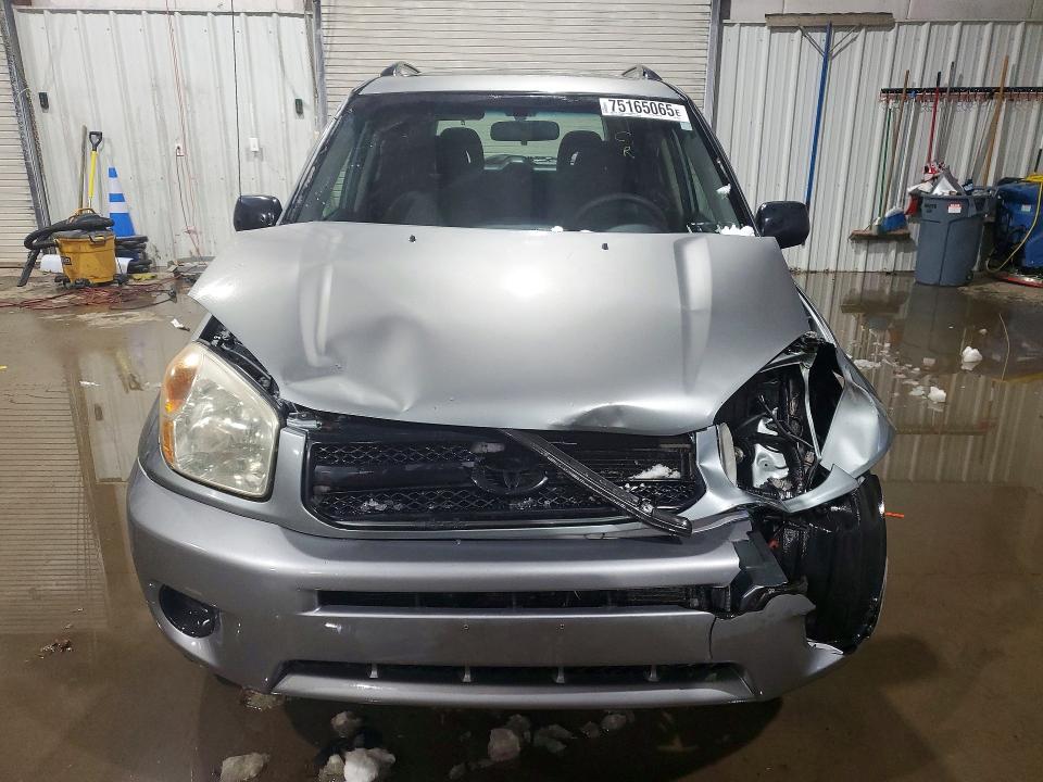 Photo 5 from auction – 2005 TOYOTA RAV4 with VIN JTEHD20V250042882