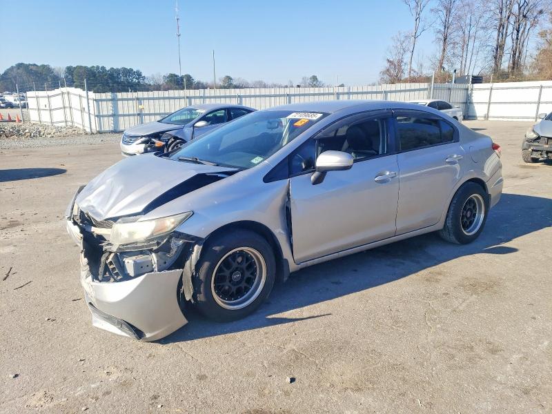 HONDA CIVIC 2015 with VIN 19XFB2F5XFE047670 - Photo from auction