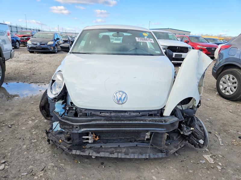 Photo 5 from auction – 2018 VOLKSWAGEN BEETLE with VIN 3VWFD7AT0JM702136