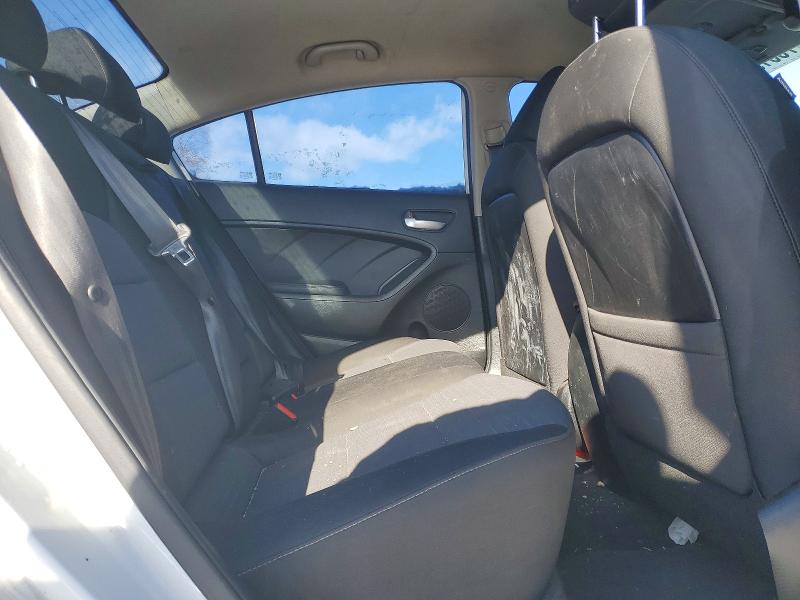 Photo 10 from auction – 2018 KIA FORTE with VIN 3KPFL4A72JE261675