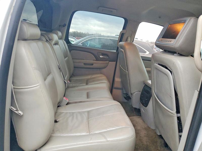 Photo 10 from auction – 2010 CHEVROLET AVALANCHE with VIN 3GNNCFE03AG156451