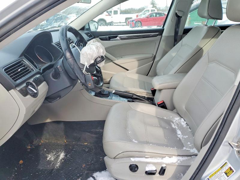 Photo 7 from auction – 2018 VOLKSWAGEN PASSAT with VIN 1VWBA7A30JC039935