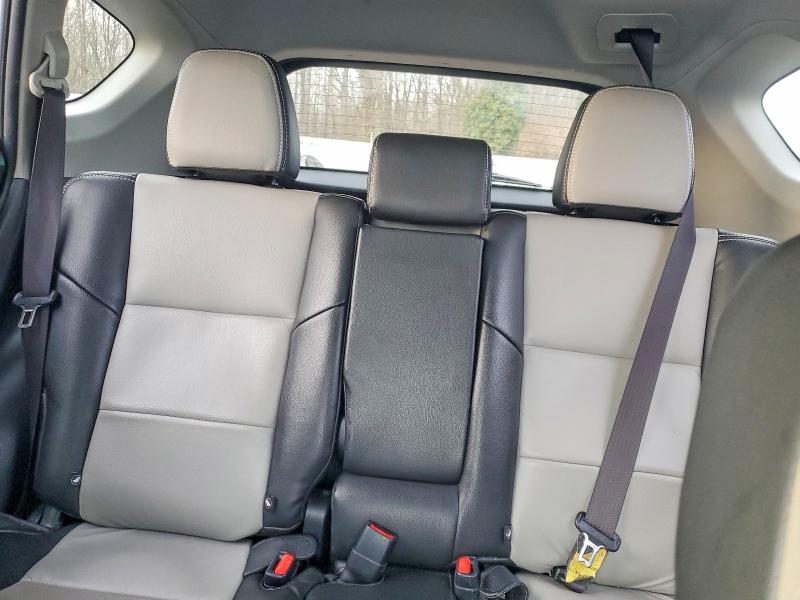 Photo 10 from auction – 2017 TOYOTA RAV4 XLE with VIN JTMRFREV1HD207774