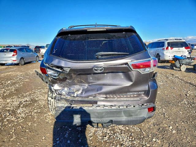 Photo 6 from auction – 2015 TOYOTA HIGHLANDER with VIN 5TDDKRFH0FS144277