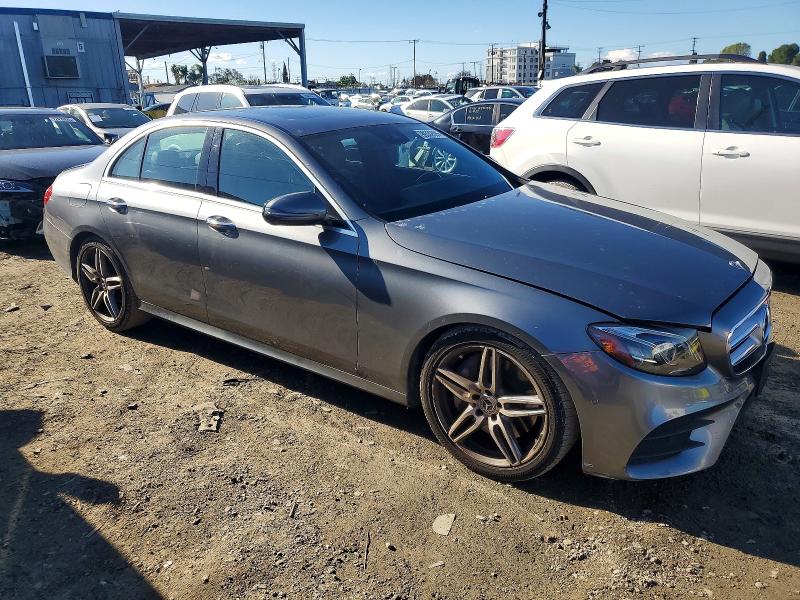 Photo 4 from auction – 2018 MERCEDES-BENZ E with VIN WDDZF4JB5JA335625