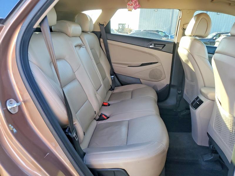 Photo 11 from auction – 2017 HYUNDAI TUCSON with VIN KM8J33A29HU524972