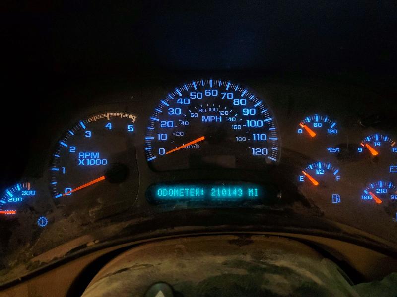 Photo 9 from auction – 2004 CHEVROLET SILVERADO with VIN 1GCHK23204F261718