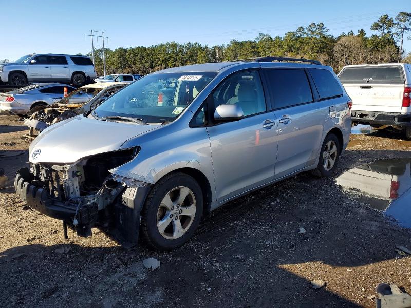 Photo 1 from auction – 2017 TOYOTA SIENNA with VIN 5TDKZ3DCXHS781123