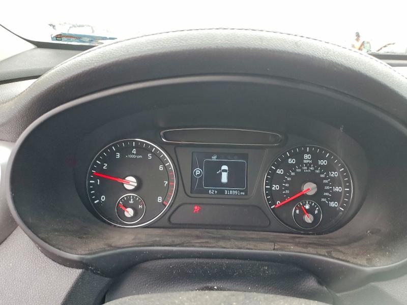 Photo 9 from auction – 2017 KIA SORENTO LX with VIN 5XYPG4A50HG214701