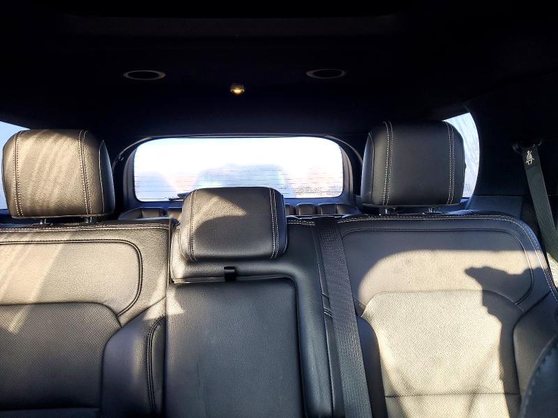 Photo 10 from auction – 2017 FORD EXPLORER L with VIN 1FM5K7F8XHGD86141