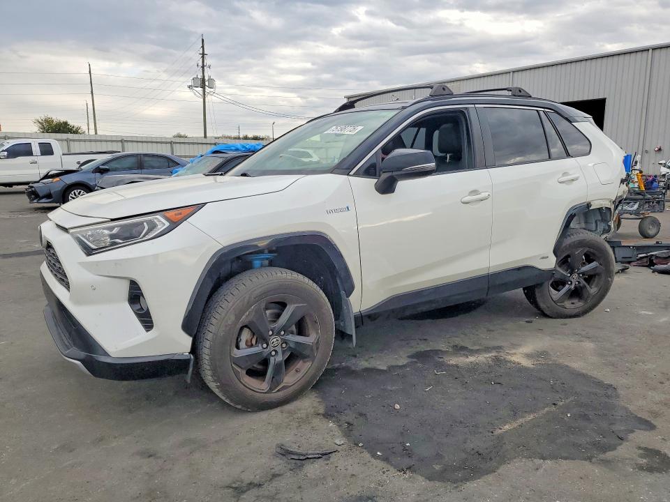 TOYOTA RAV4 2020 with VIN JTMEWRFVXLD541775 - Photo from auction