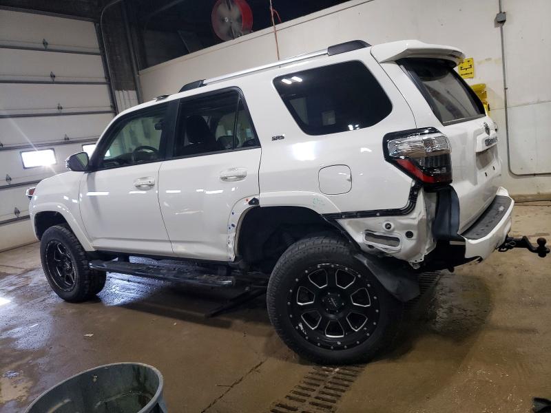 Photo 2 from auction – 2019 TOYOTA 4RUNNER SR with VIN JTEBU5JR0K5678370