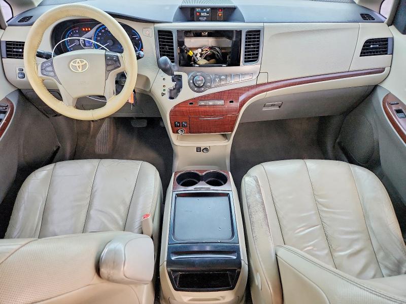 Photo 8 from auction – 2011 TOYOTA SIENNA with VIN 5TDYK3DCXBS002275