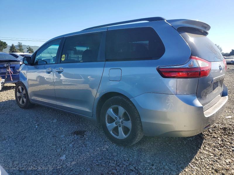 Photo 2 from auction – 2017 TOYOTA SIENNA with VIN 5TDKZ3DC6HS833525
