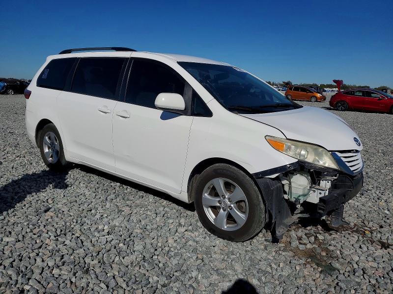 Photo 4 from auction – 2016 TOYOTA SIENNA with VIN 5TDKK3DC1GS717488