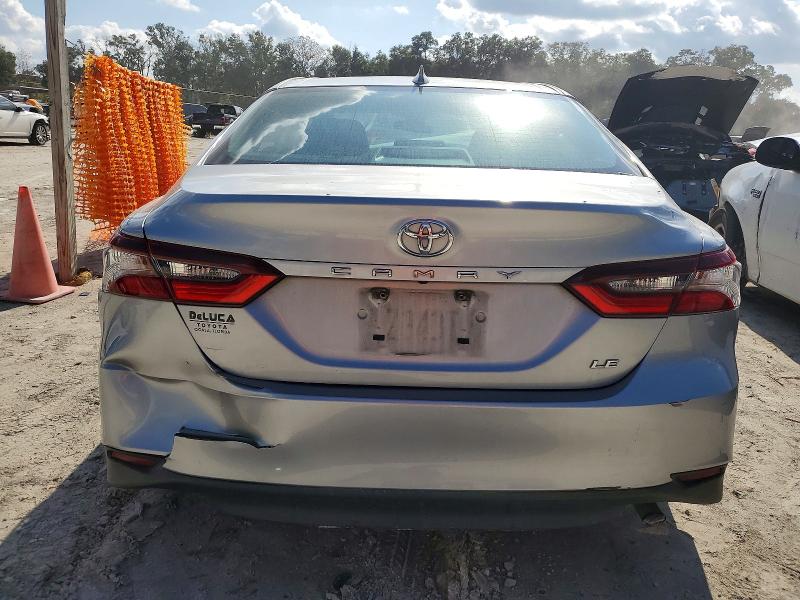 Photo 6 from auction – 2022 TOYOTA CAMRY with VIN 4T1C11AK8NU005930