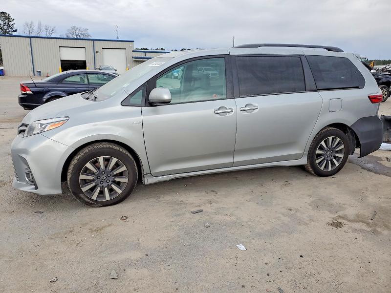 TOYOTA SIENNA XLE 2019 with VIN 5TDDZ3DC3KS214929 - Photo from auction