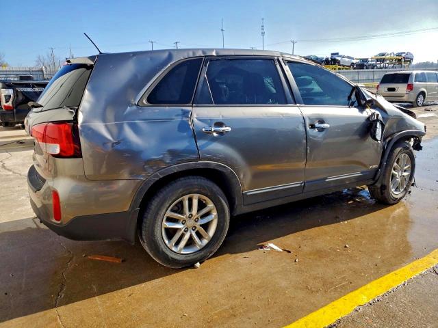 Photo 3 from auction – 2015 KIA SORENTO LX with VIN 5XYKTCA66FG556630