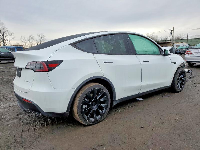 Photo 3 from auction – 2022 TESLA MODEL Y with VIN 7SAYGDEE5NF436347