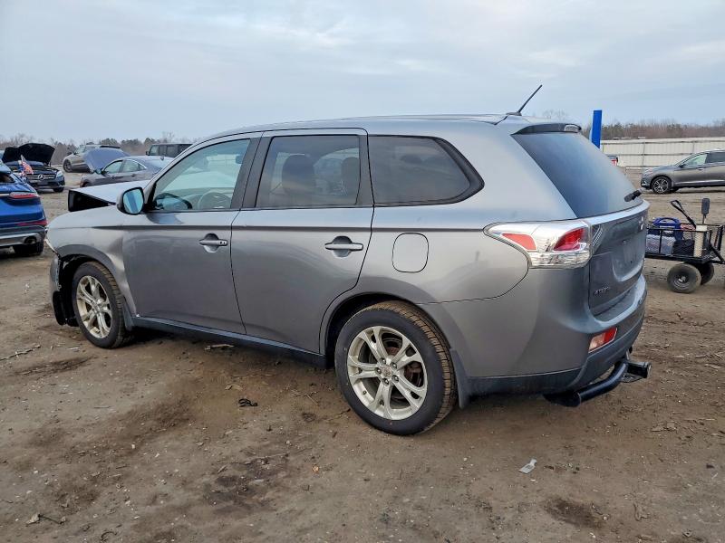 Photo 2 from auction – 2014 MITSUBISHI OUTLANDER with VIN JA4AZ3A31EZ005127