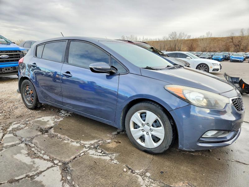 Photo 4 from auction – 2016 KIA FORTE LX with VIN KNAFK5A83G5621748