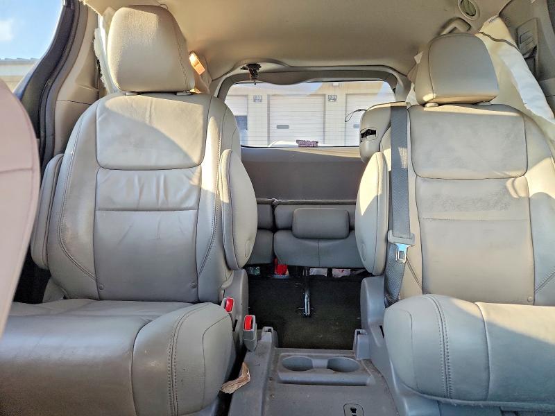 Photo 10 from auction – 2017 TOYOTA SIENNA with VIN 5TDYZ3DC7HS809860