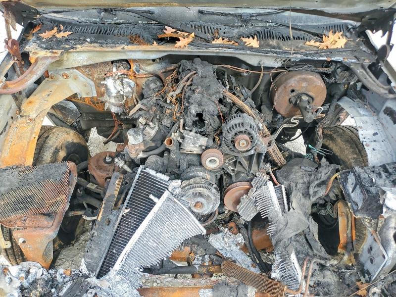 Photo 11 from auction – 2000 CHEVROLET SILVERADO with VIN 2GCEC19V9Y1213031