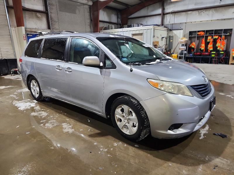 Photo 4 from auction – 2012 TOYOTA SIENNA LE with VIN 5TDKK3DC4CS208280