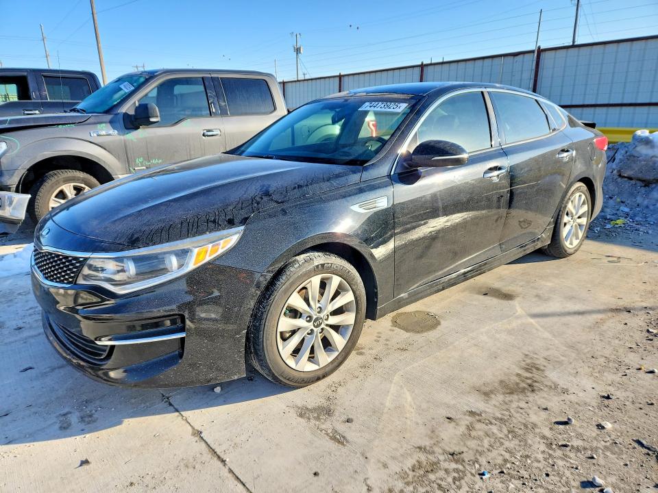 KIA OPTIMA 2016 with VIN 5XXGU4L32GG112811 - Photo from auction
