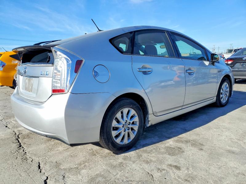 Photo 3 from auction – 2012 TOYOTA PRIUS PLUG with VIN JTDKN3DP2C3027254