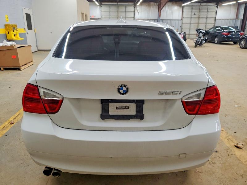 Photo 6 from auction – 2006 BMW 325 I with VIN WBAVB13556PT27181