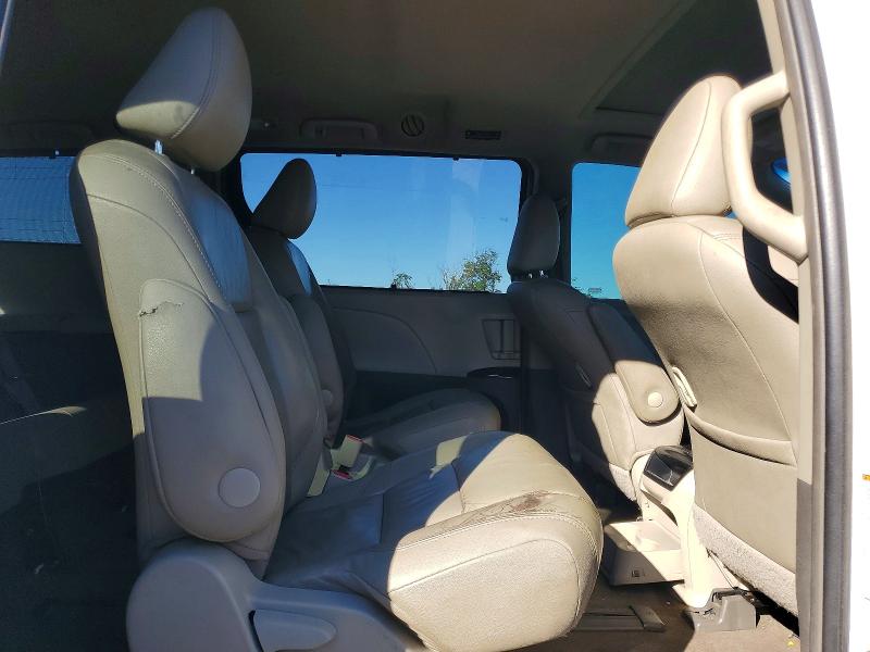 Photo 11 from auction – 2016 TOYOTA SIENNA XLE with VIN 5TDDK3DC3GS144117